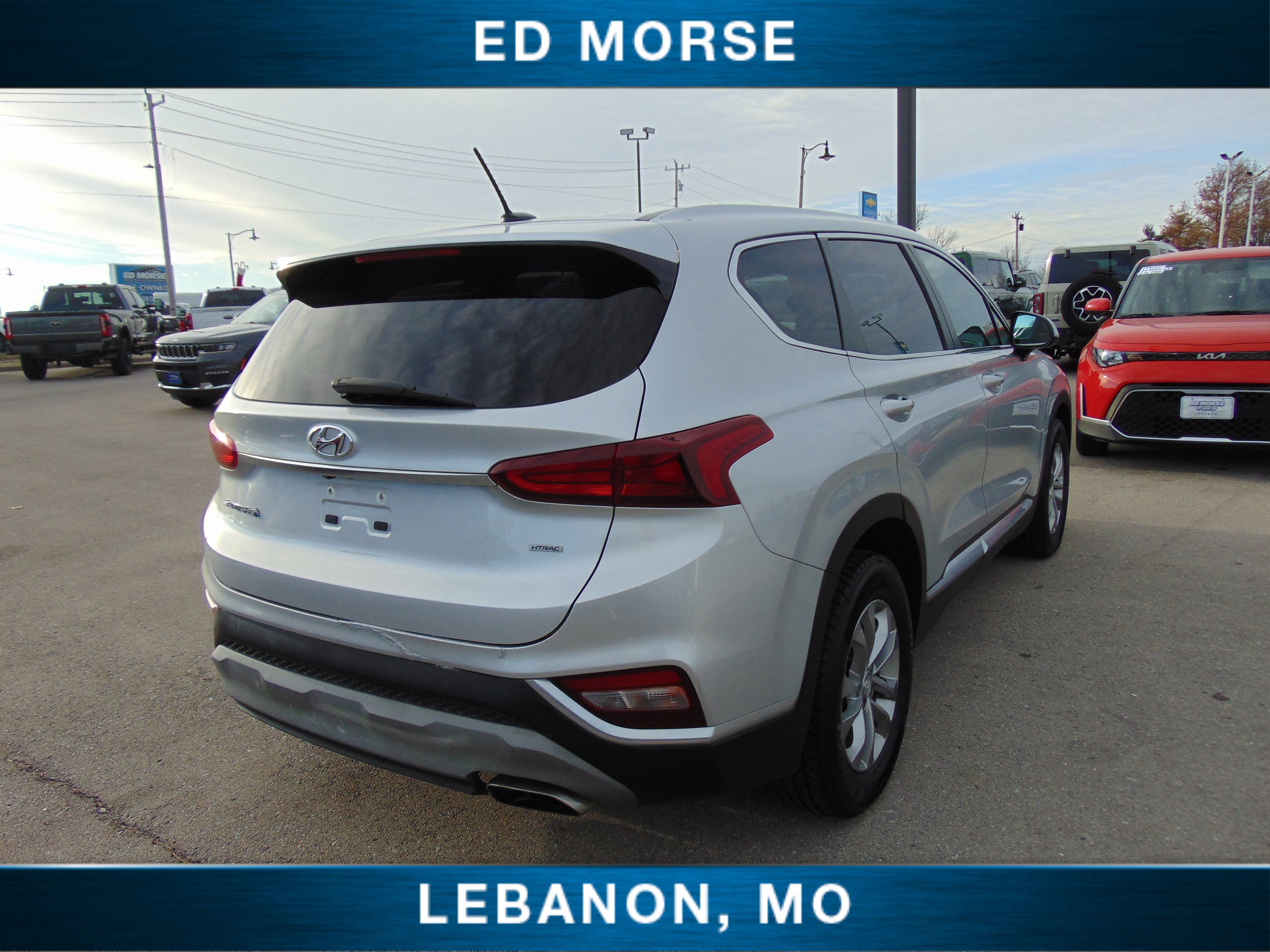 Used 2019 Hyundai Santa Fe SE image 6