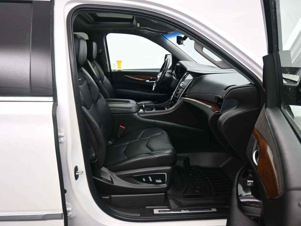 Used 2018 Cadillac Escalade Luxury image 54