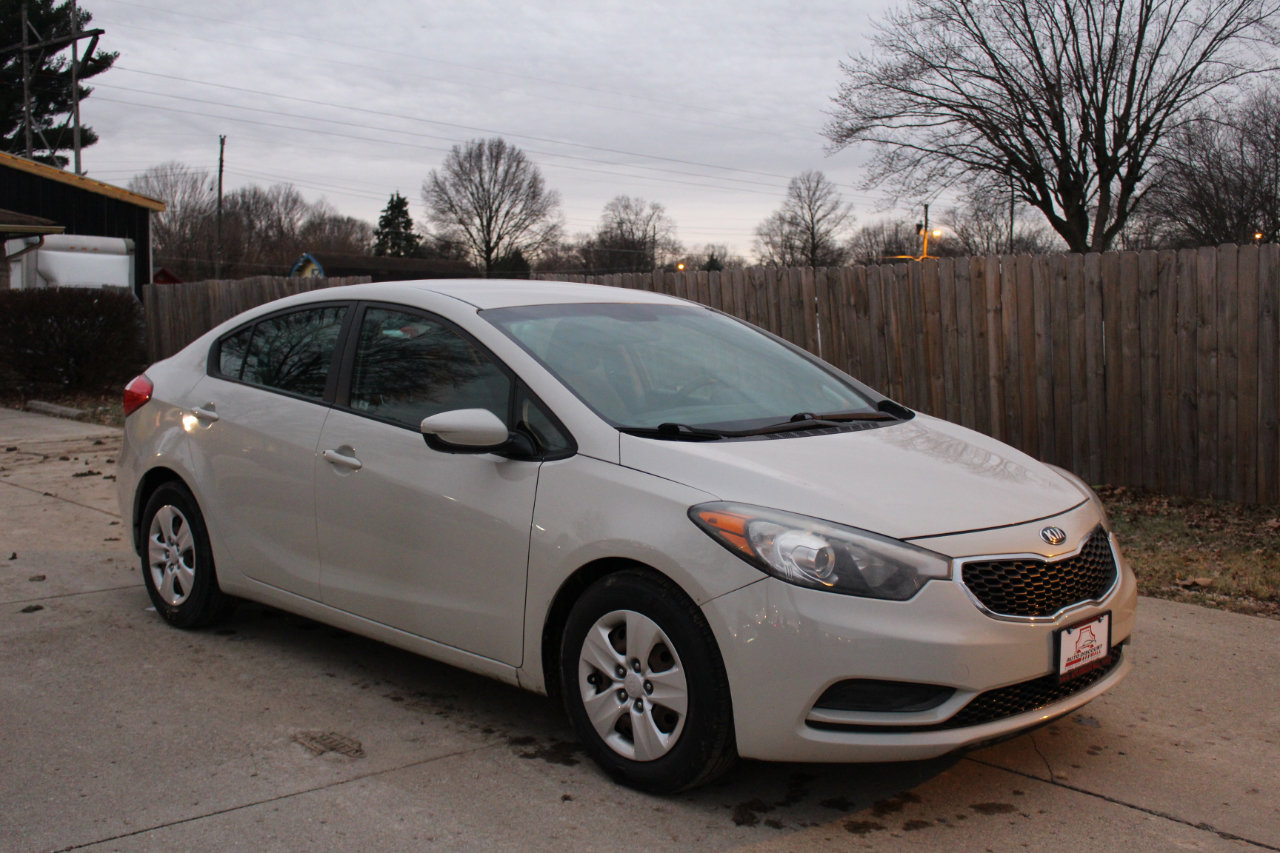 Used 2015 Kia Forte LX image 2