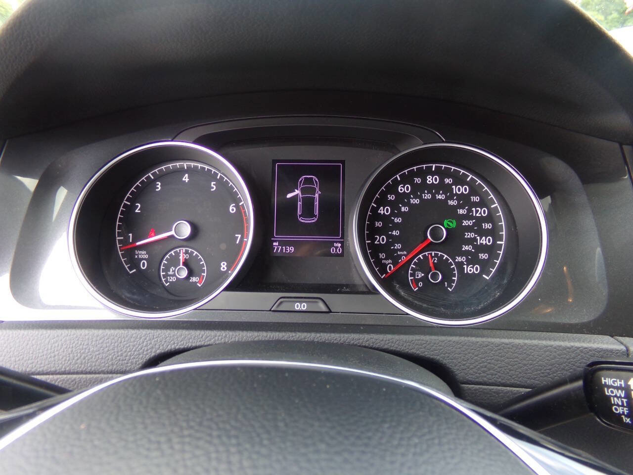 Used 2018 Volkswagen Golf S image 29