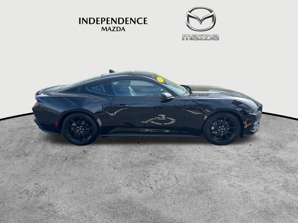 Used 2025 Ford Mustang Coupe image 2