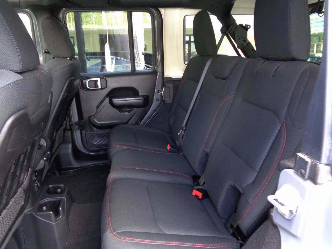 Used 2021 Jeep Wrangler Unlimited Rubicon w/ Dual Top Group AWD/4WD image 17
