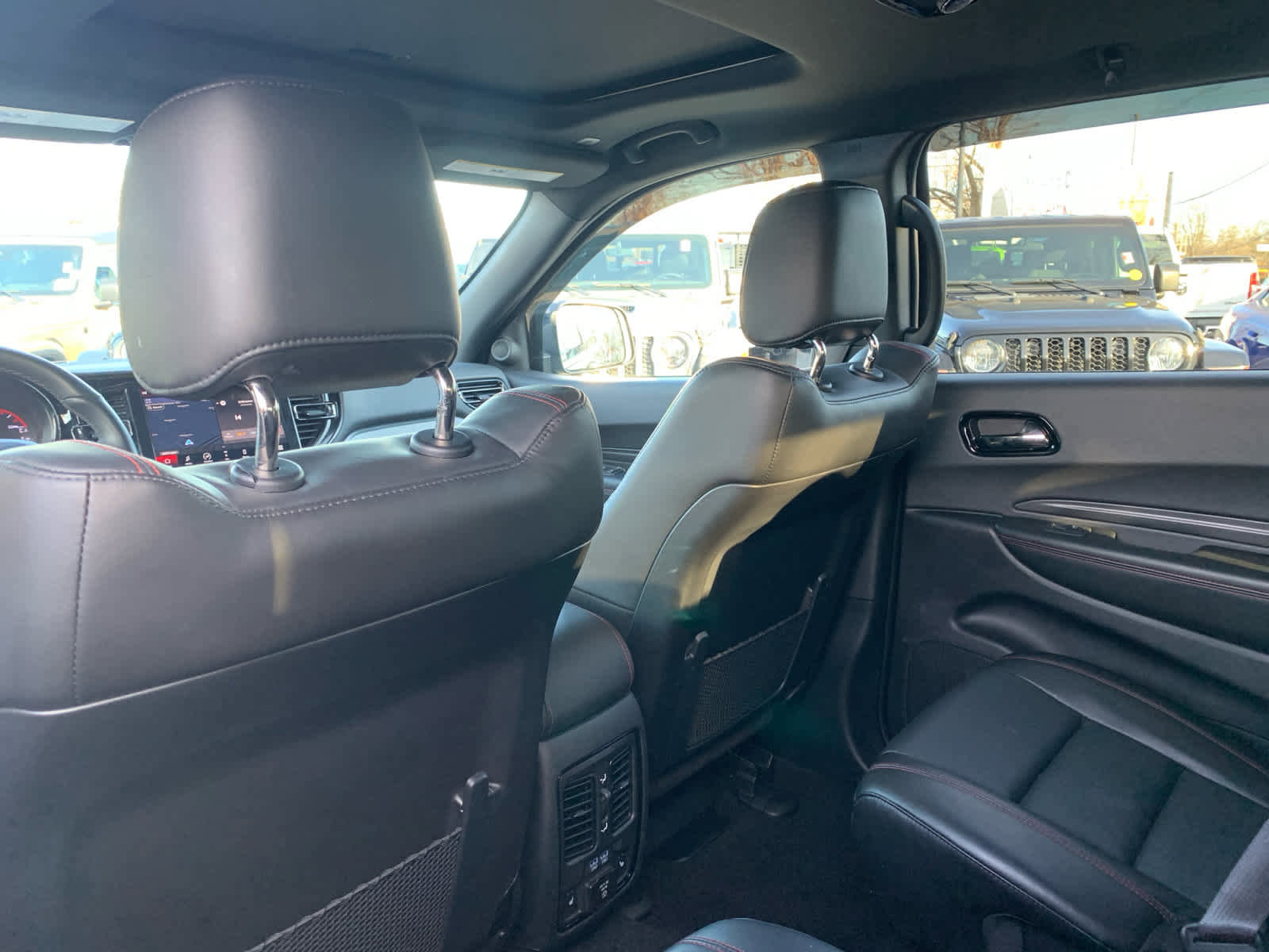 Used 2025 Dodge Durango GT image 31