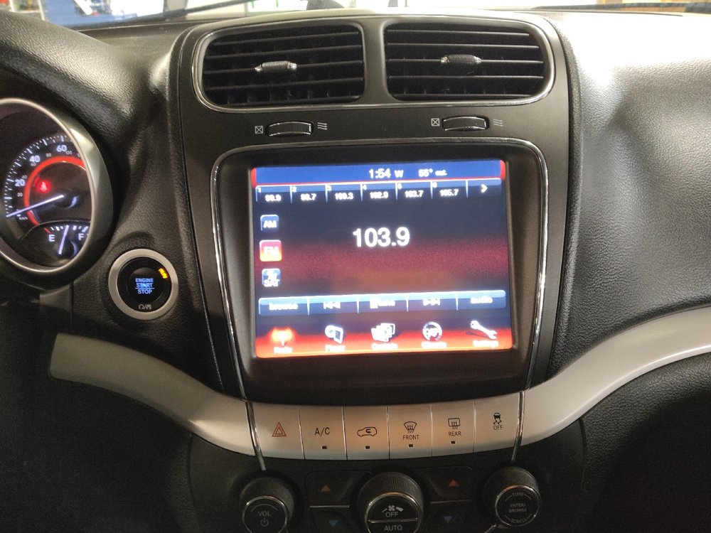 Used 2019 Dodge Journey SE image 25