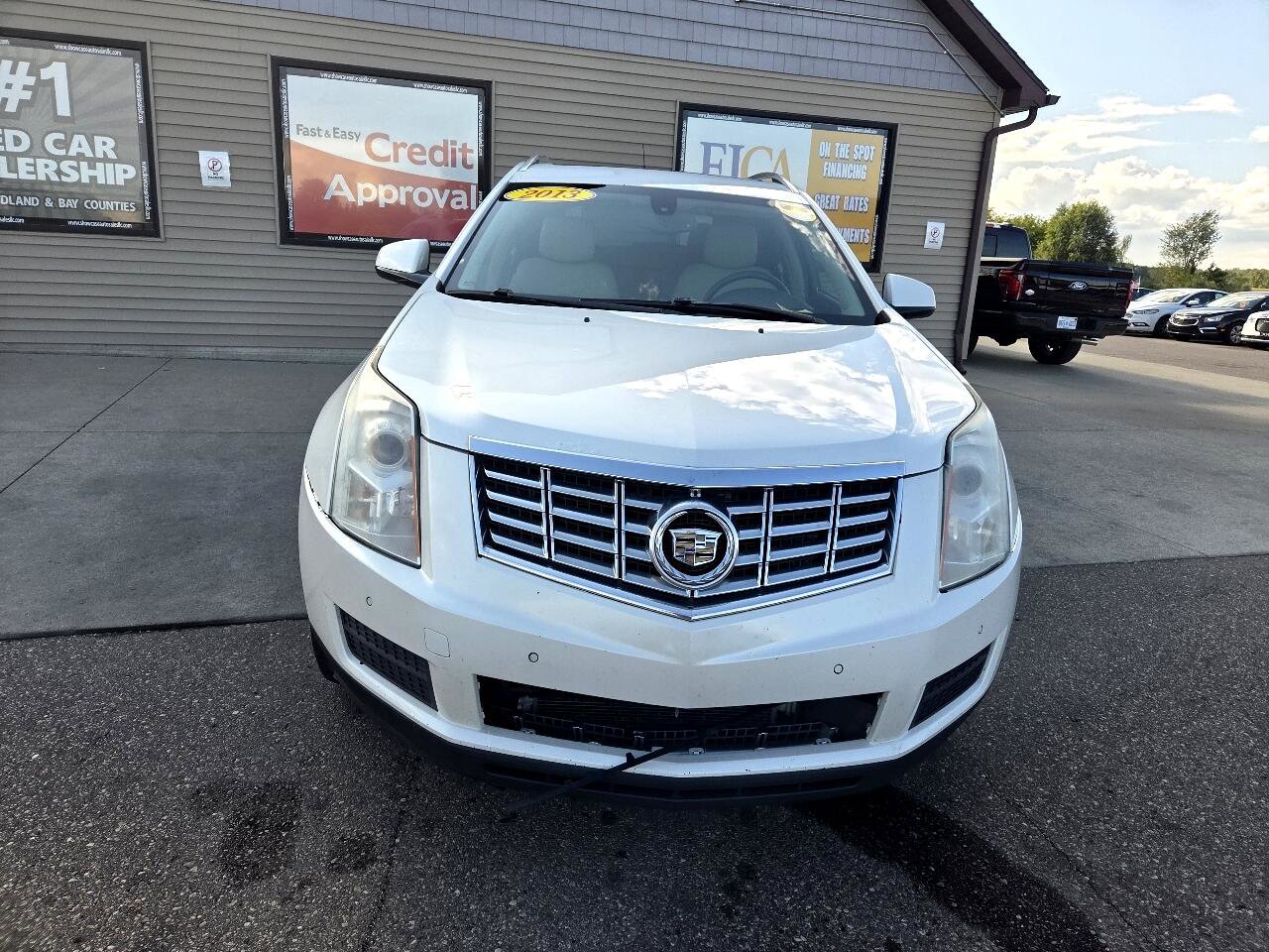 Used 2013 Cadillac SRX Luxury image 2