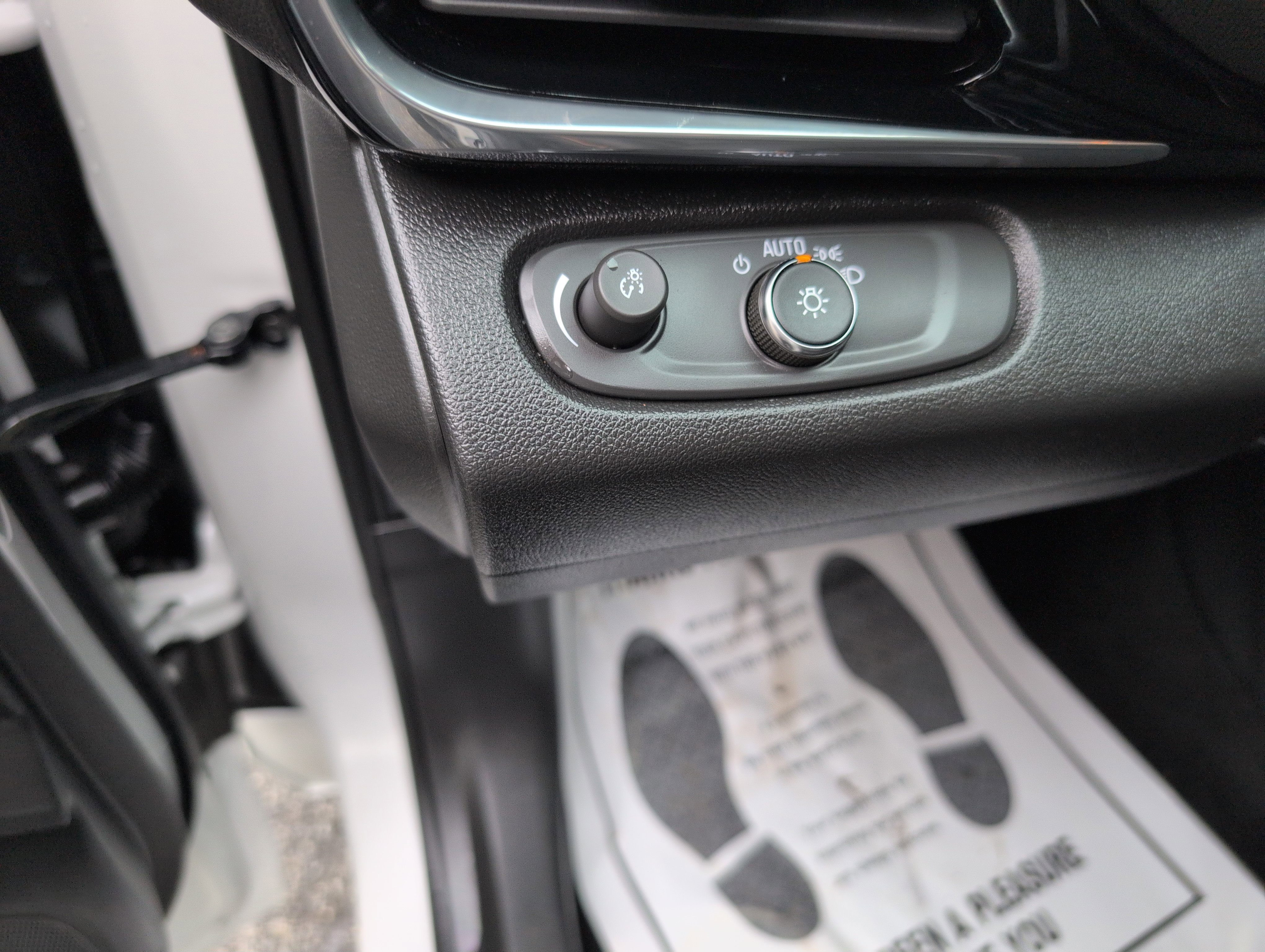 Used 2024 Buick Envista Avenir image 18