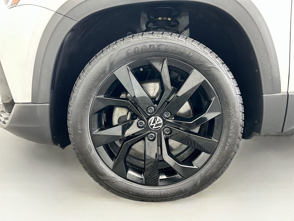 Used 2022 Volkswagen Taos SEL image 29