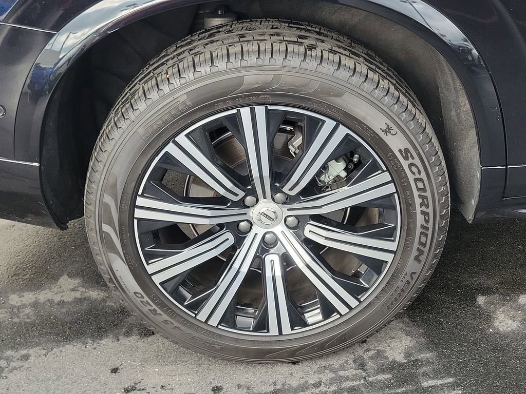 Used 2024 Volvo XC90 B5 Plus w/ Protection Package Premier image 6