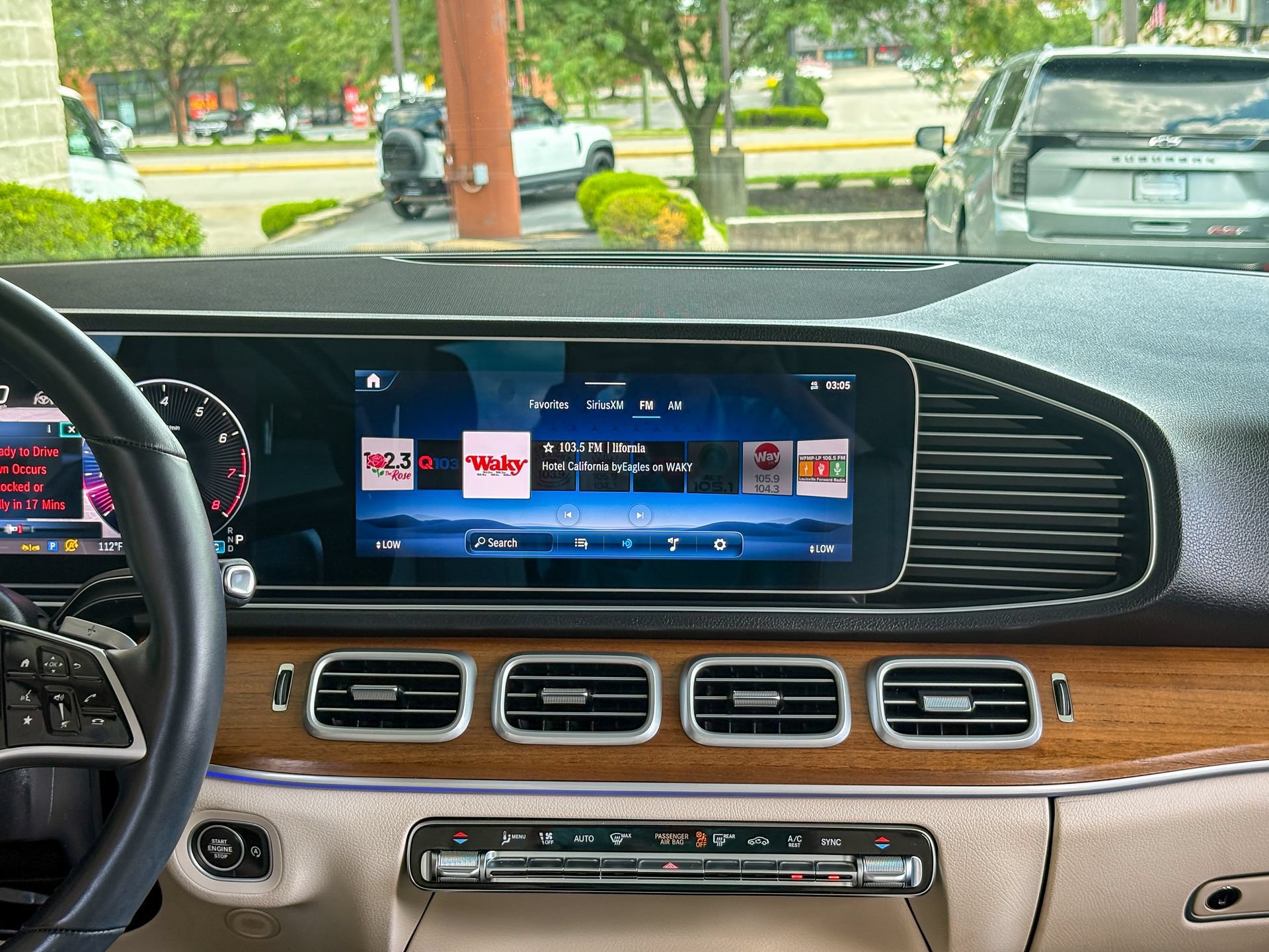 Used 2024 Mercedes-Benz GLE 350 4MATIC image 11