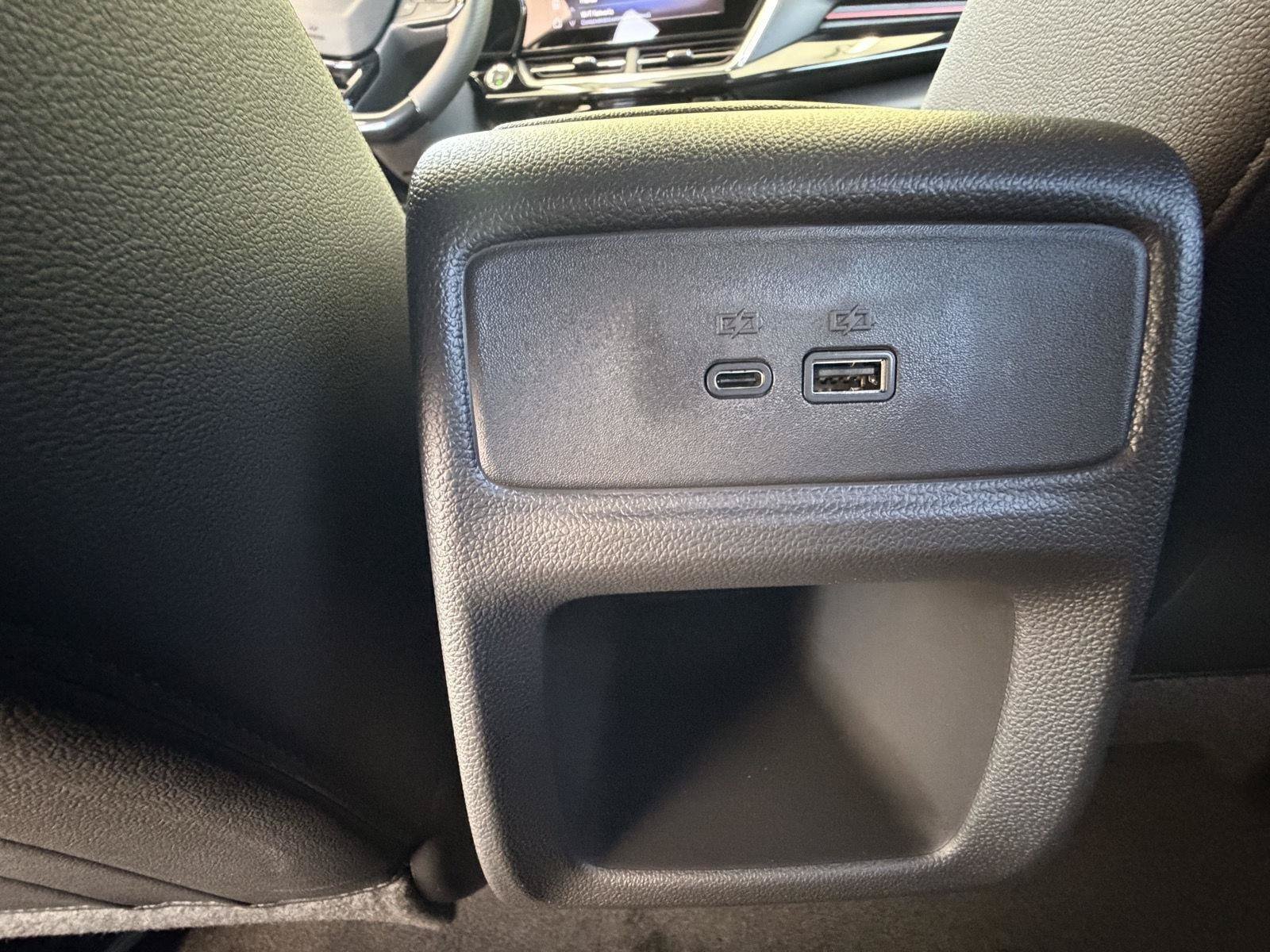 New 2026 Chevrolet Trax RS w/ Sunroof Package FWD image 22