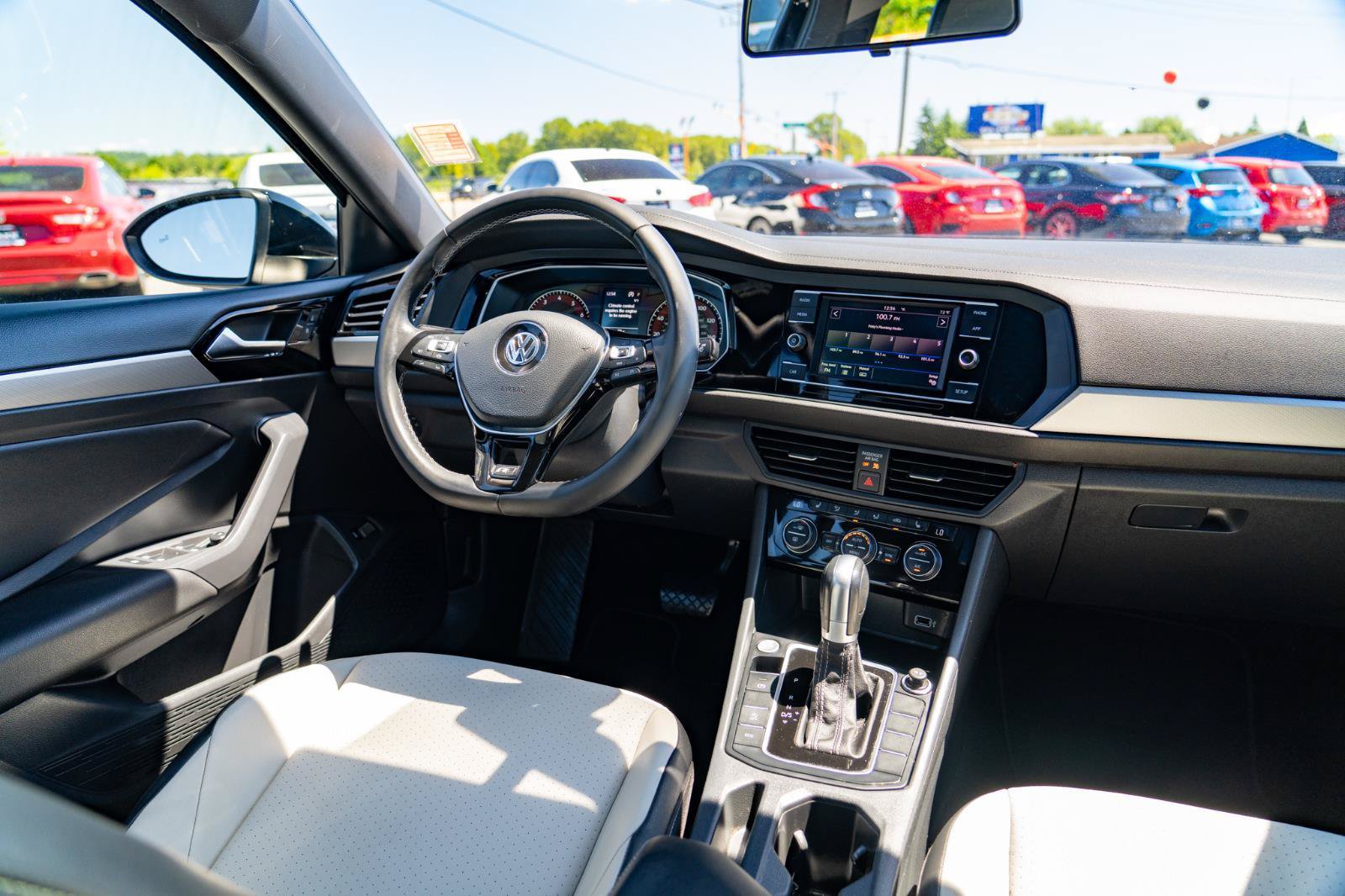 Used 2019 Volkswagen Jetta R-Line FWD image 23