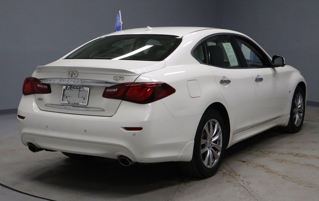 Used 2017 INFINITI Q70 3.7 w/ Technology Package image 11