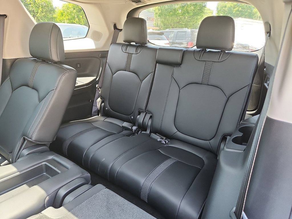 Certified 2025 Honda Pilot Touring image 7