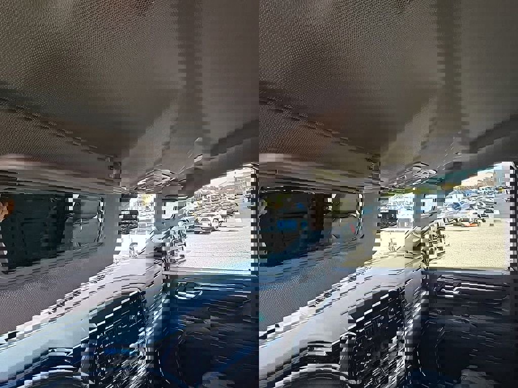 Used 2024 Chevrolet Silverado 2500 LT w/ Convenience Package image 28