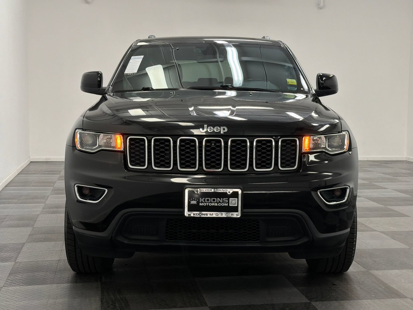 Used 2021 Jeep Grand Cherokee Laredo AWD/4WD image 3