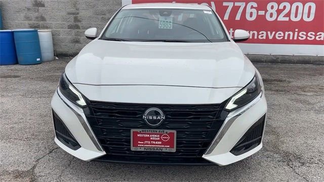 Used 2023 Nissan Altima 2.5 SV image 3