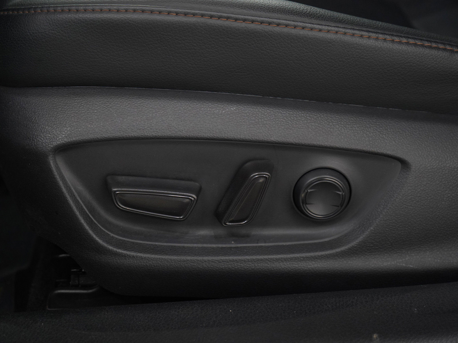 Used 2020 Toyota Camry XLE image 28