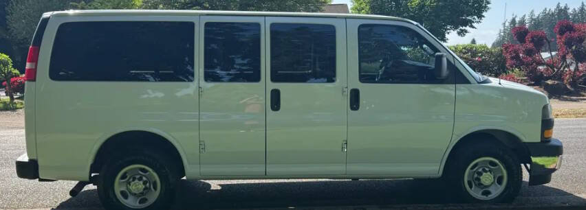 Used 2018 Chevrolet Express 2500 LS w/ Driver Convenience Package RWD image 6