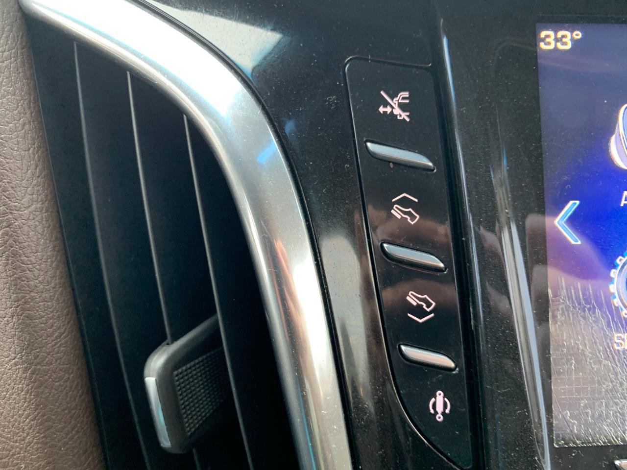 Used 2015 Cadillac Escalade ESV Premium image 25