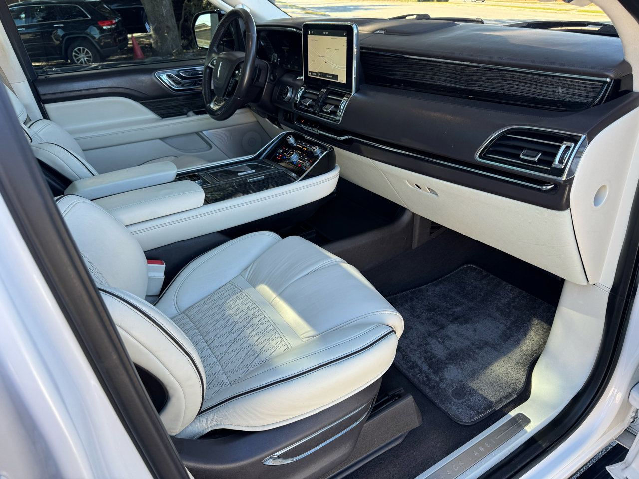 Used 2018 Lincoln Navigator Black Label w/ Cargo Package image 42