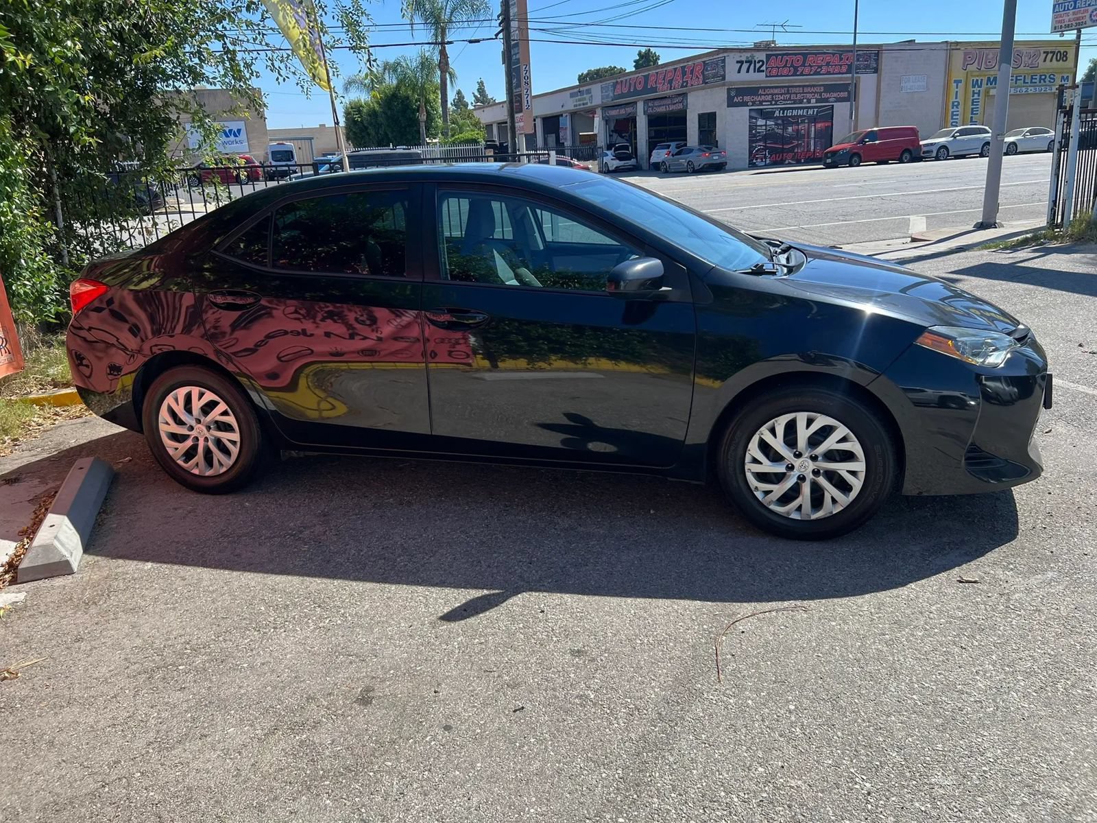 Used 2019 Toyota Corolla LE w/ Protection Package FWD image 4