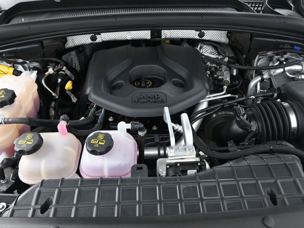 Used 2022 Jeep Grand Cherokee Overland w/ Advanced Protech Group III image 25