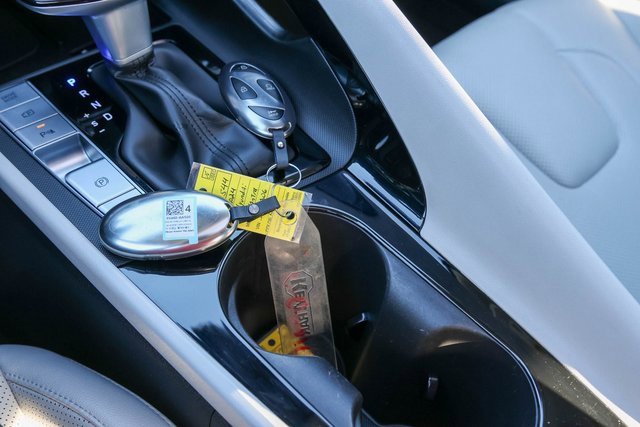 Used 2024 Hyundai Elantra Limited image 21