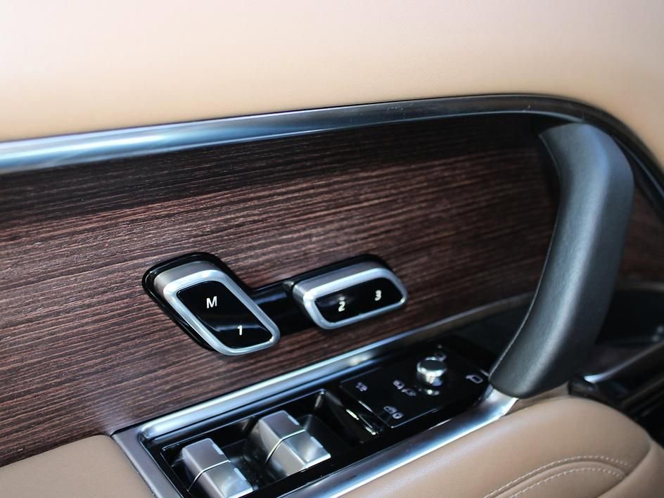 Used 2023 Land Rover Range Rover Long Wheelbase Autobiography image 26