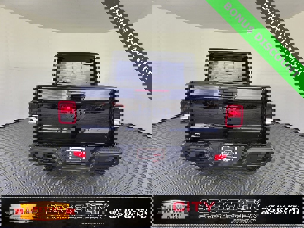 New 2025 Jeep Gladiator Sport image 6