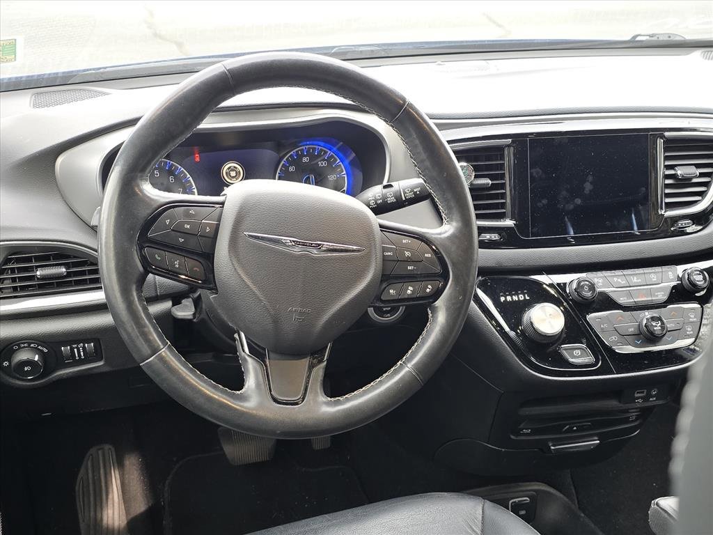 Used 2019 Chrysler Pacifica Touring-L Plus w/ Advanced Safetytec Group image 9