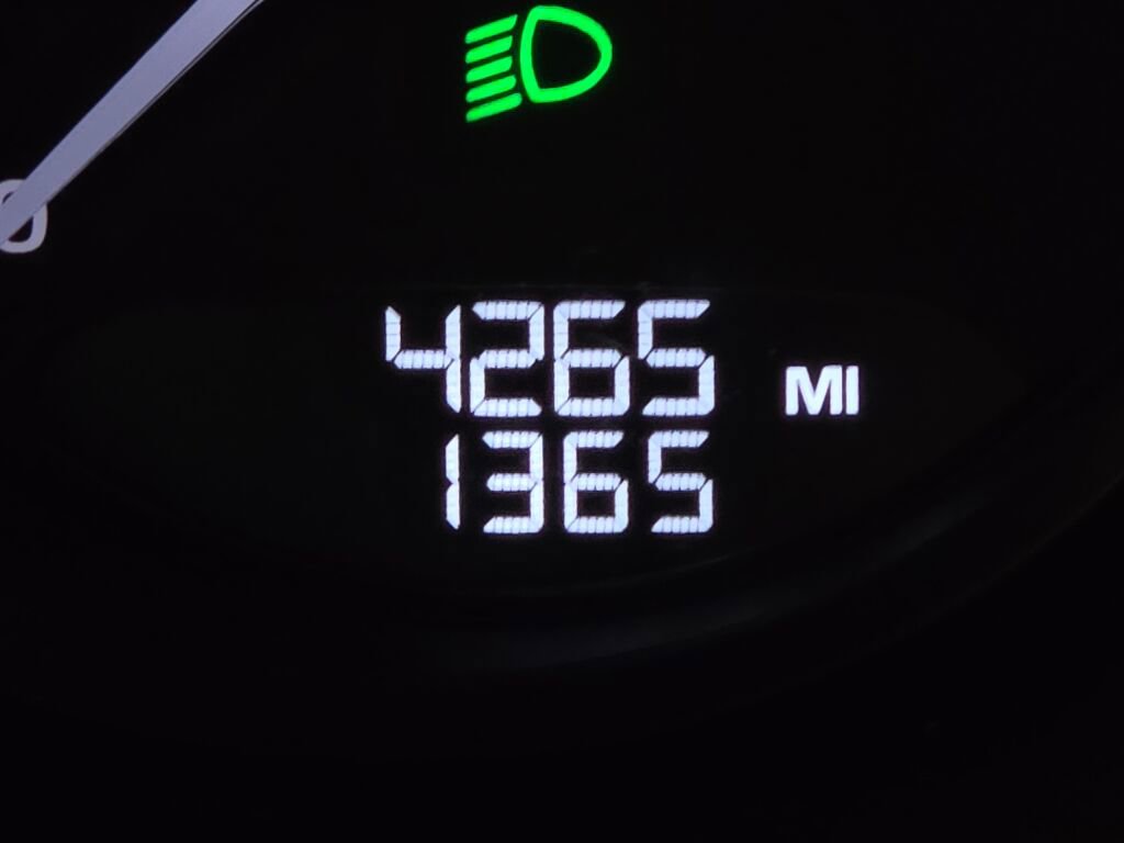 Certified 2025 Porsche Macan Turbo image 38