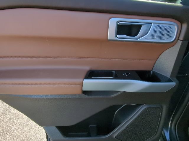 Used 2023 Ford Explorer King Ranch w/ Technology Package image 23