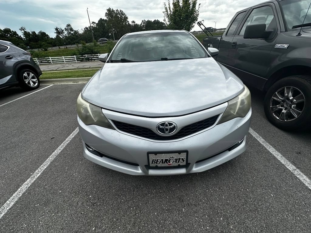 Used 2014 Toyota Camry SE FWD image 8