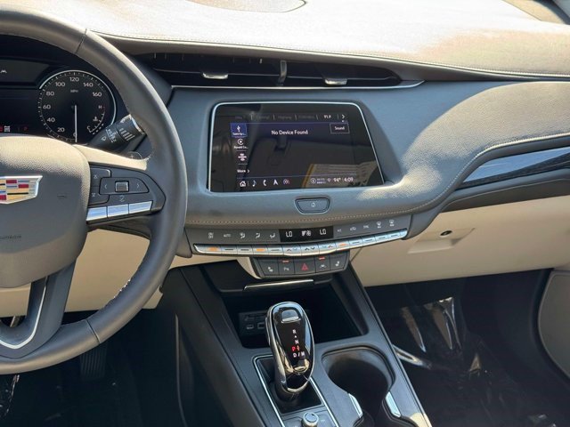 Certified 2023 Cadillac XT4 Premium Luxury w/ LPO, ONYX Package AWD/4WD image 3