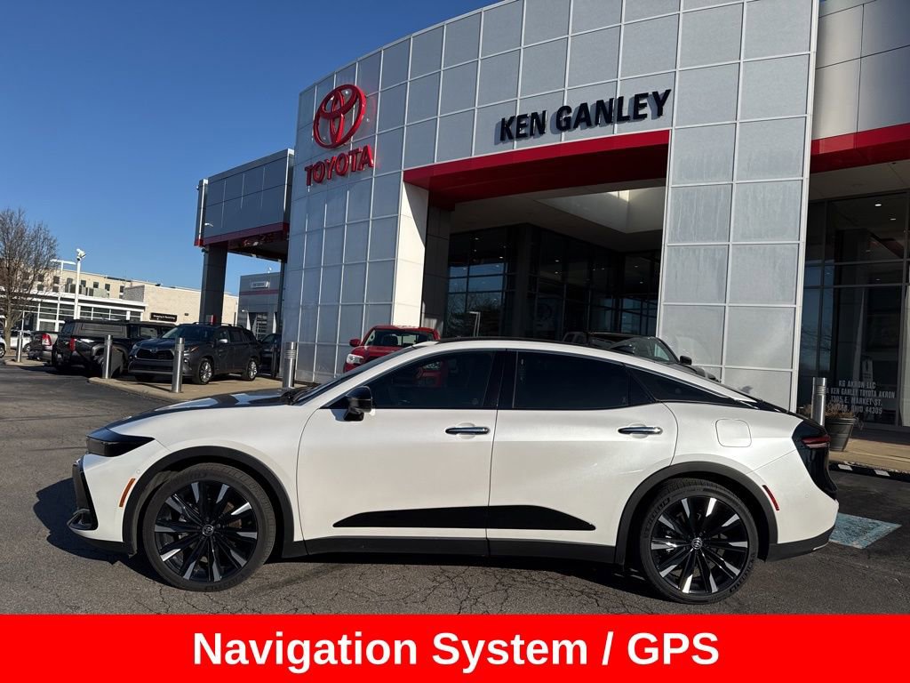 Used 2023 Toyota Crown Platinum image 3