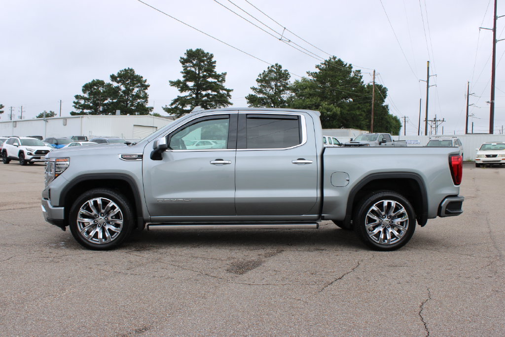Used 2025 GMC Sierra 1500 Denali w/ Denali Reserve Package AWD/4WD image 3