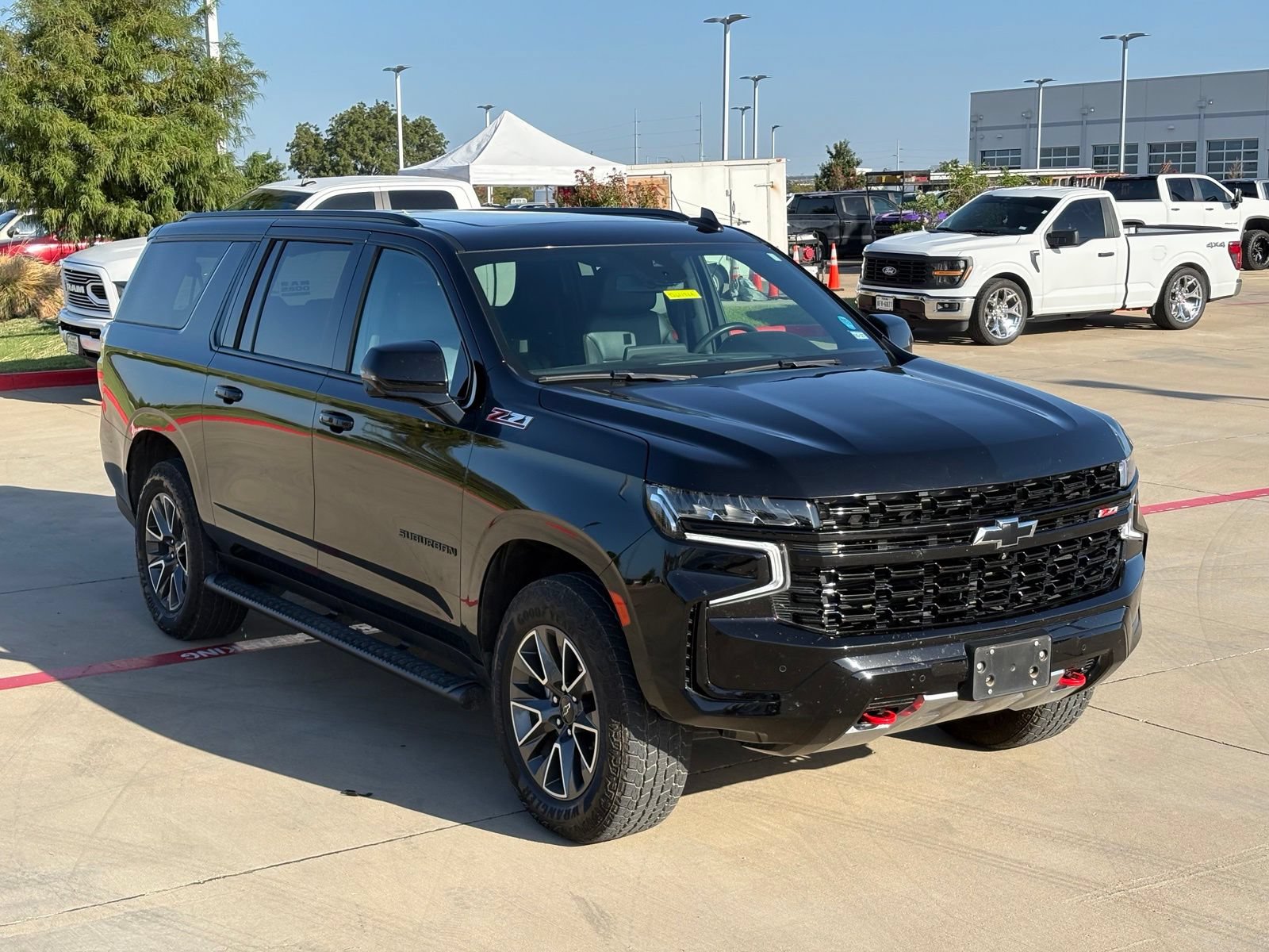 Certified 2024 Chevrolet Suburban Z71 w/ Luxury Package AWD/4WD image 12