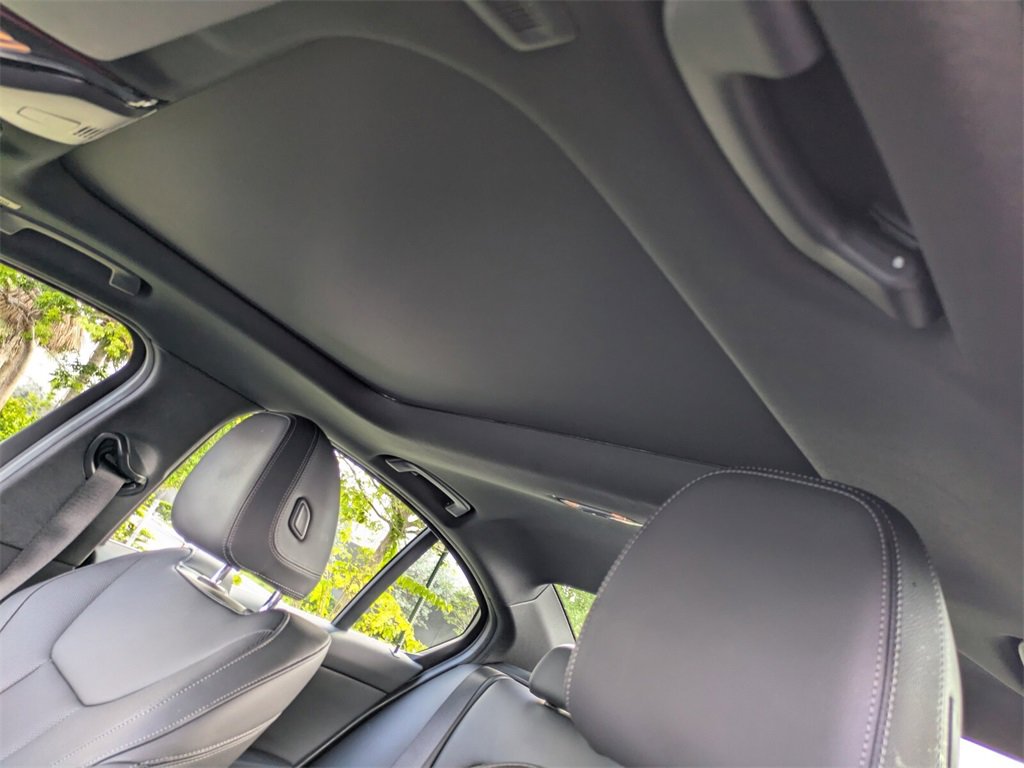 Used 2025 BMW 330i Sedan image 12