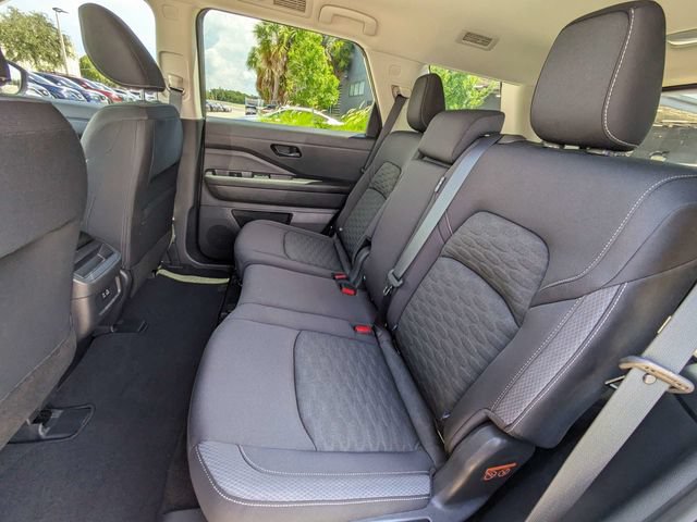 Used 2023 Nissan Pathfinder S FWD image 14