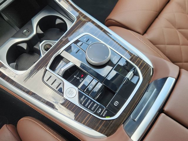 Used 2026 BMW X7 xDrive40i AWD/4WD image 18