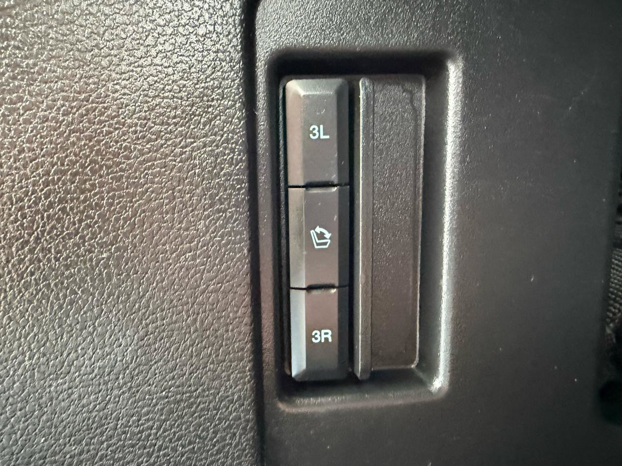 Used 2019 Ford Expedition XLT w/ Equipment Group 201A RWD image 18
