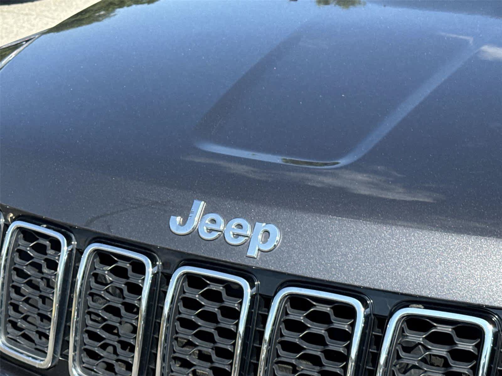 Used 2018 Jeep Grand Cherokee Limited AWD/4WD image 10