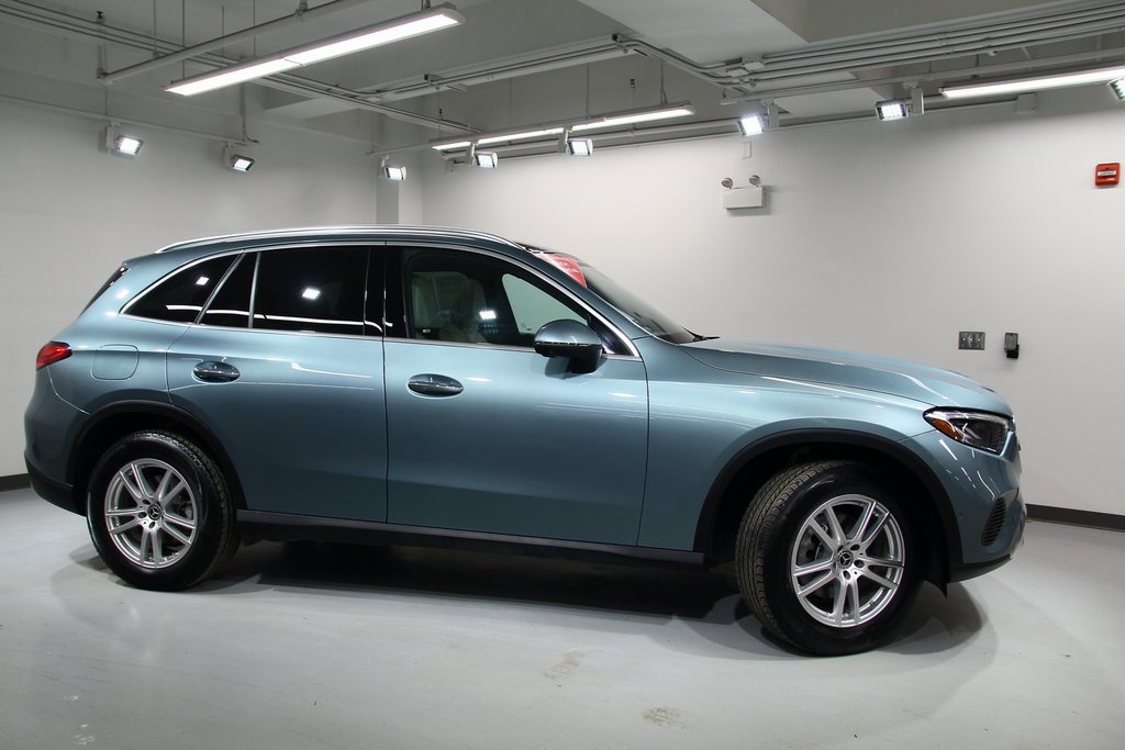 Used 2025 Mercedes-Benz GLC 300 GLC 300 image 9