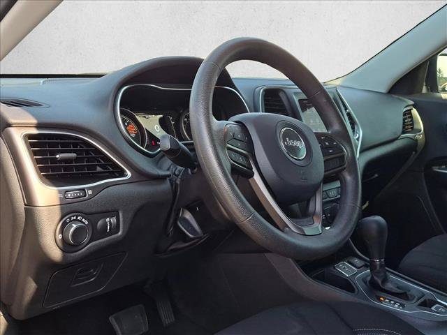 Used 2020 Jeep Cherokee Latitude FWD image 10