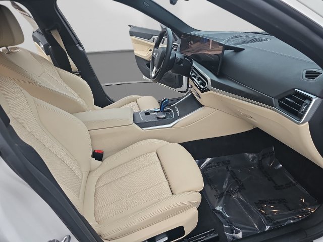 Used 2022 BMW i4 eDrive40 w/ Premium Package RWD image 10