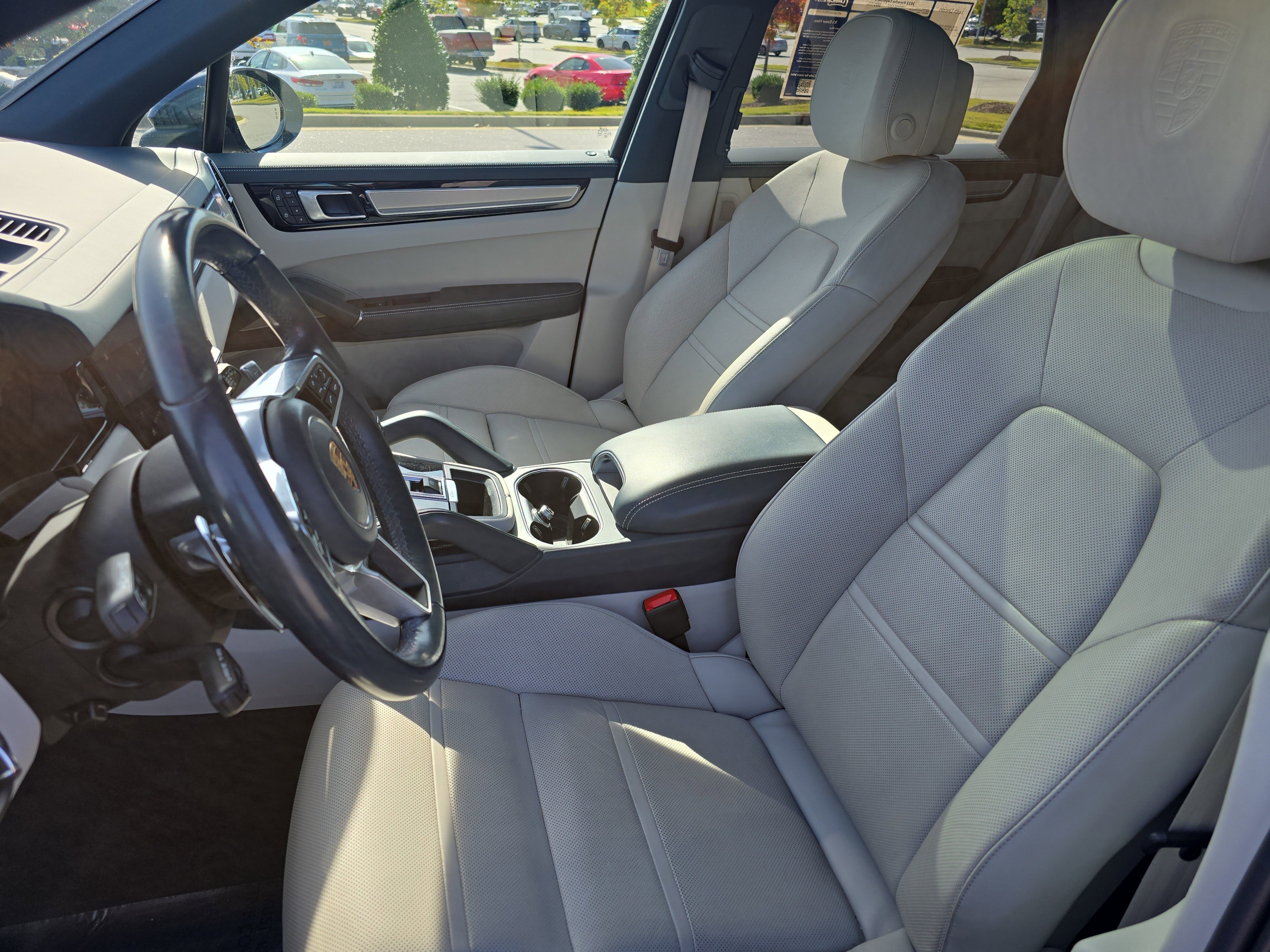 Used 2022 Porsche Cayenne S image 14