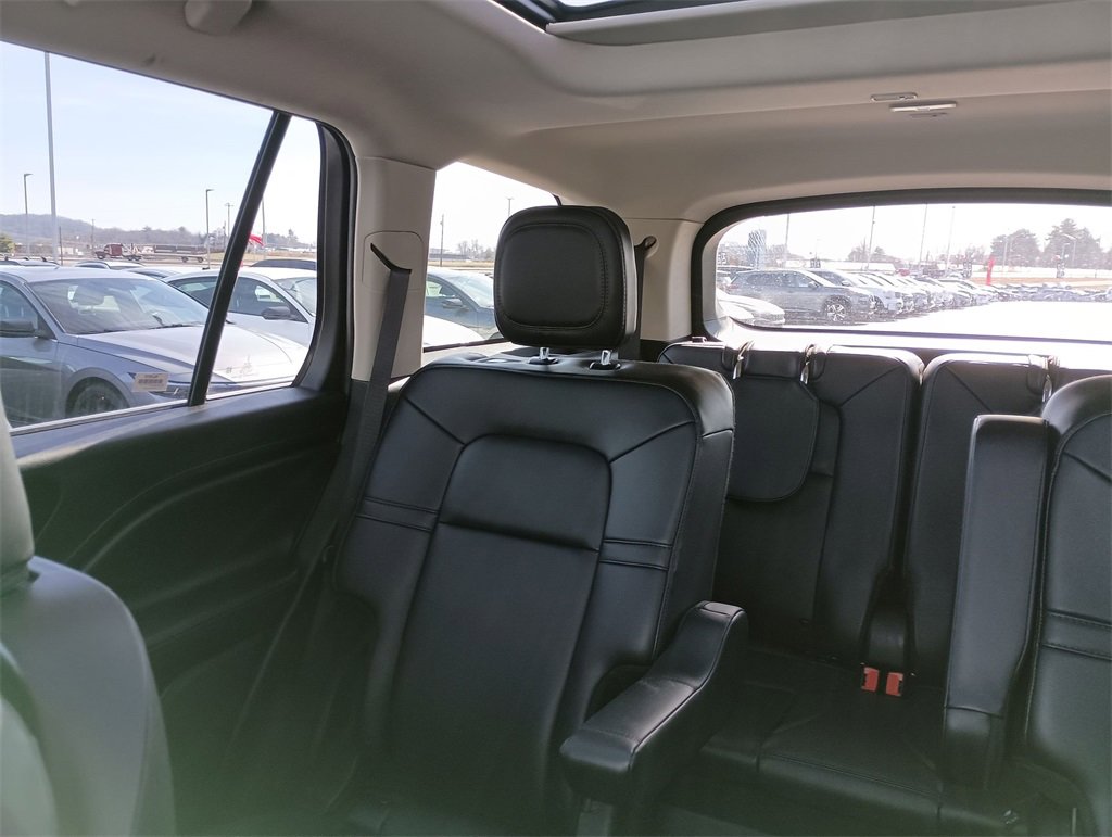 Used 2024 Lincoln Aviator Premiere w/ Premium Package image 12