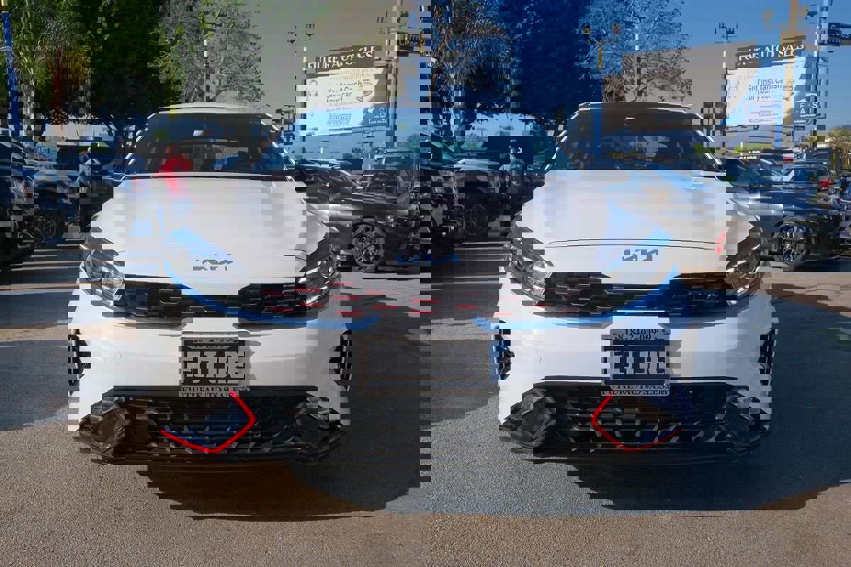 Used 2023 Kia Forte GT-Line image 2