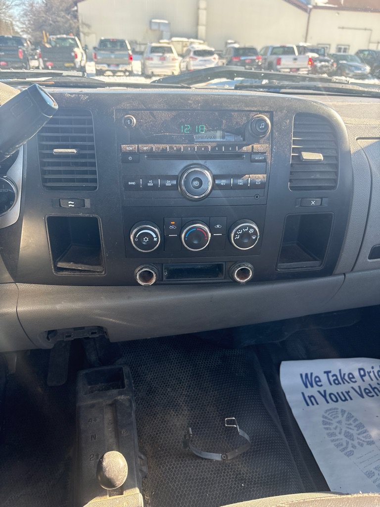 Used 2007 Chevrolet Silverado 2500 W/T w/ Snow Plow Prep Package AWD/4WD image 12