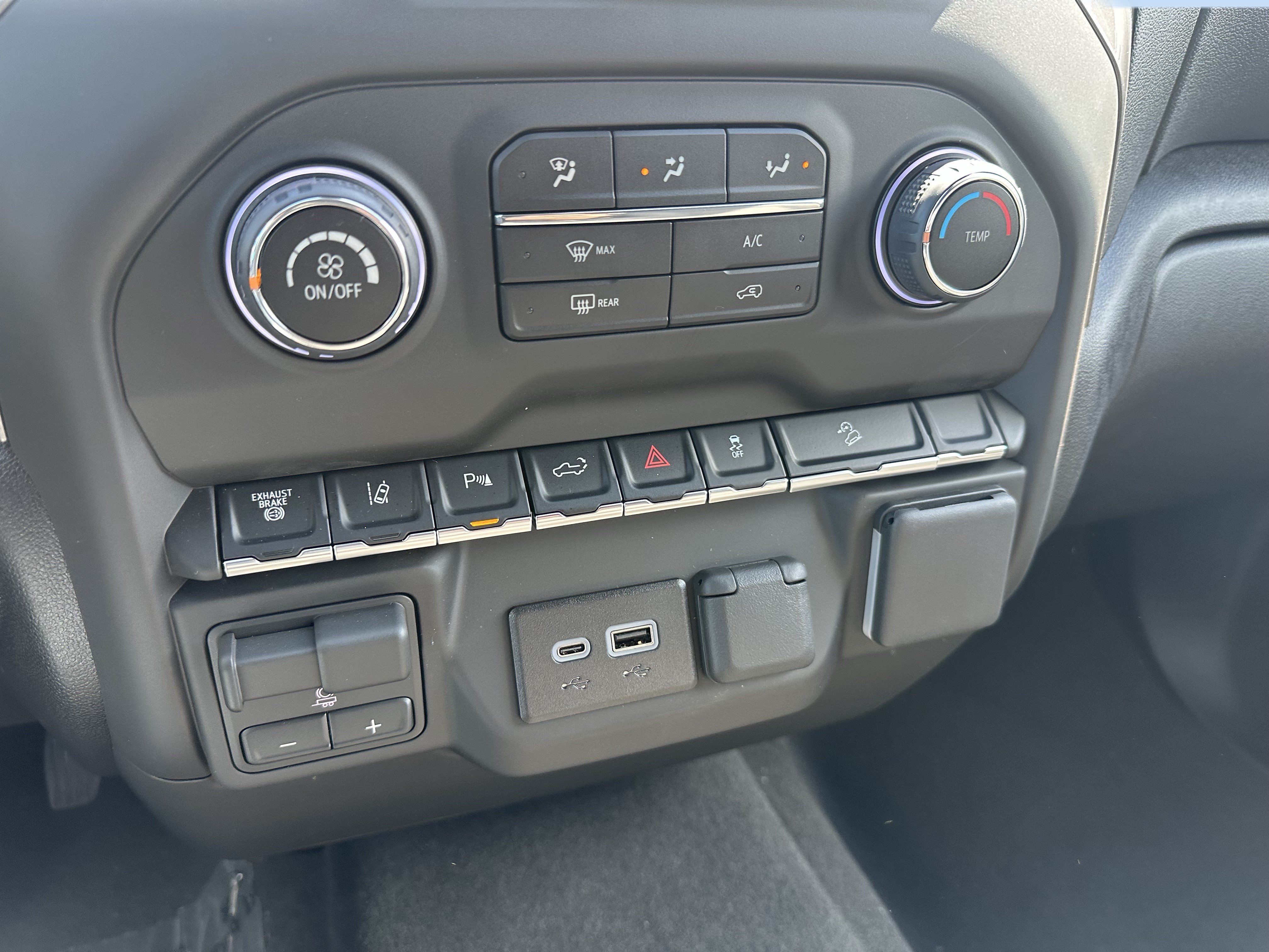New 2026 Chevrolet Silverado 2500 Custom w/ Custom Value Package AWD/4WD image 17